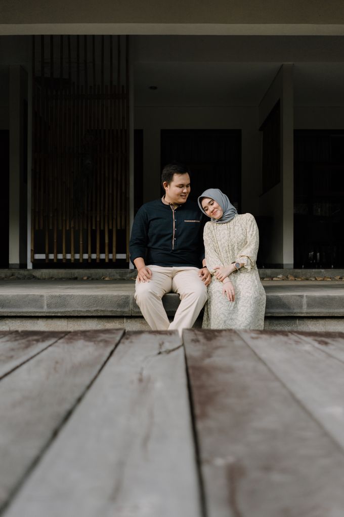 Prewedding Iin and Fajar by embunpagi photo - 011