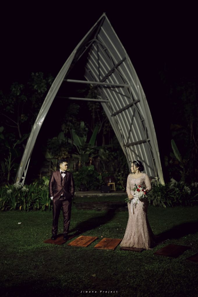 Chonnie & Asep's Intimate Garden Wedding by Pandora Wedding Planner - 010