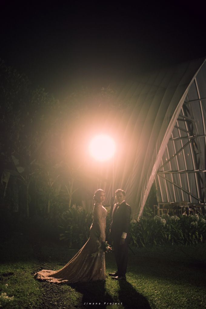 Chonnie & Asep's Intimate Garden Wedding by Pandora Wedding Planner - 012