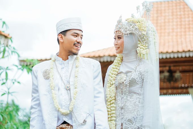 The Wedding Dita & Krisna by OkkyantamaPhoto - 022 The Wedding Dita & Krisna by OkkyantamaPhoto - 022