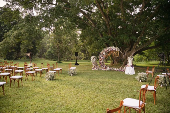 Nico & Jenilla Wedding At Hutan Km5 by Fiori.Co - 014