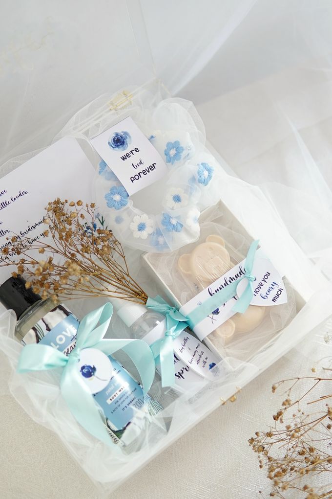 BRIDESMAID GIFT BOX by Jollene Gifts - 008 BRIDESMAID GIFT BOX by Jollene Gifts - 008