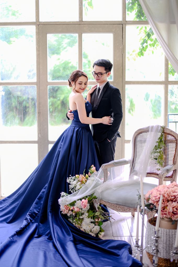 Studio Pre Wedding Devina & Denis by Bondan Photoworks - 007 Studio Pre Wedding Devina & Denis by Bondan Photoworks - 007