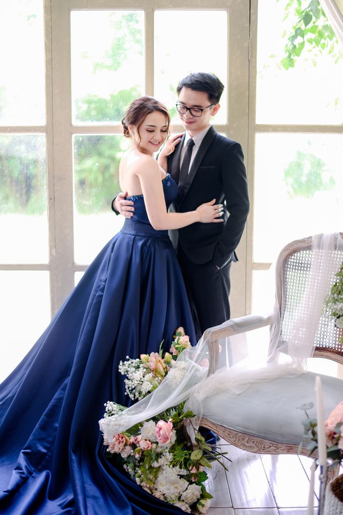 Studio Pre Wedding Devina & Denis by Bondan Photoworks - 015 Studio Pre Wedding Devina & Denis by Bondan Photoworks - 015