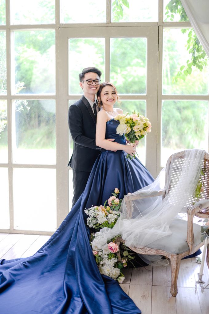 Studio Pre Wedding Devina & Denis by Bondan Photoworks - 023 Studio Pre Wedding Devina & Denis by Bondan Photoworks - 023