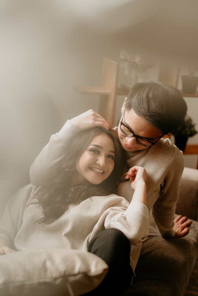 Studio Pre Wedding Devina & Denis by Bondan Photoworks - 022 Studio Pre Wedding Devina & Denis by Bondan Photoworks - 022