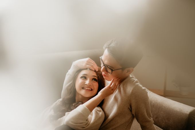 Studio Pre Wedding Devina & Denis by Bondan Photoworks - 001 Studio Pre Wedding Devina & Denis by Bondan Photoworks - 001