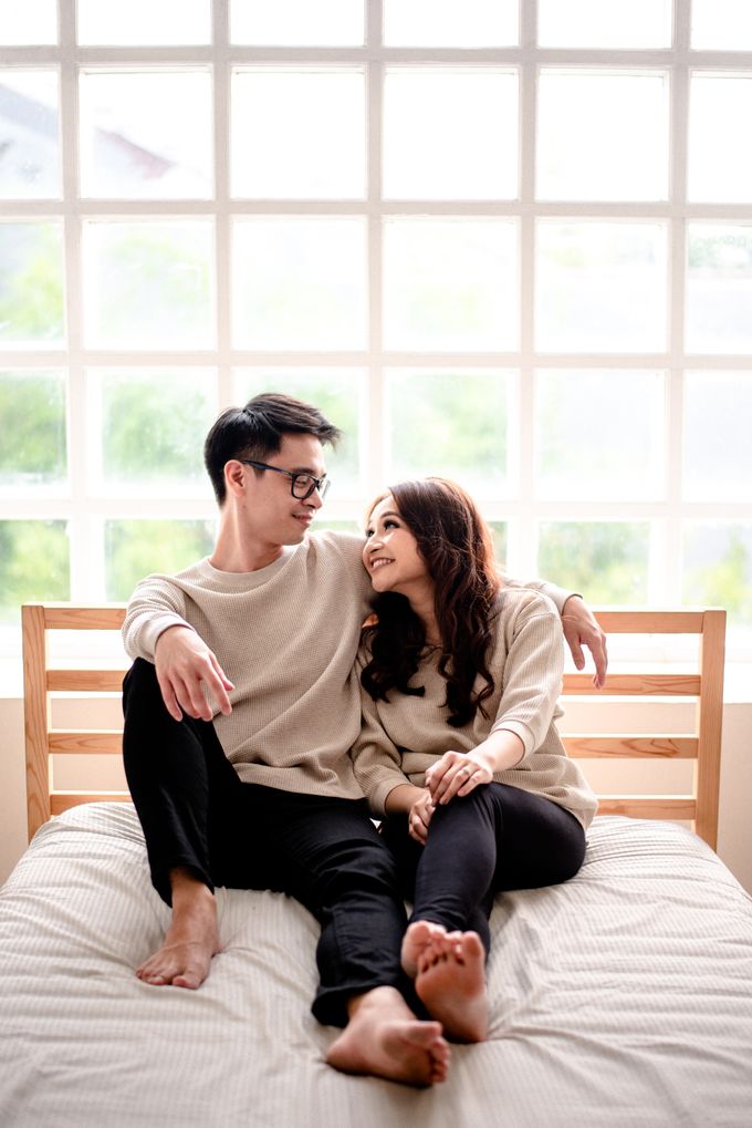 Studio Pre Wedding Devina & Denis by Bondan Photoworks - 011 Studio Pre Wedding Devina & Denis by Bondan Photoworks - 011