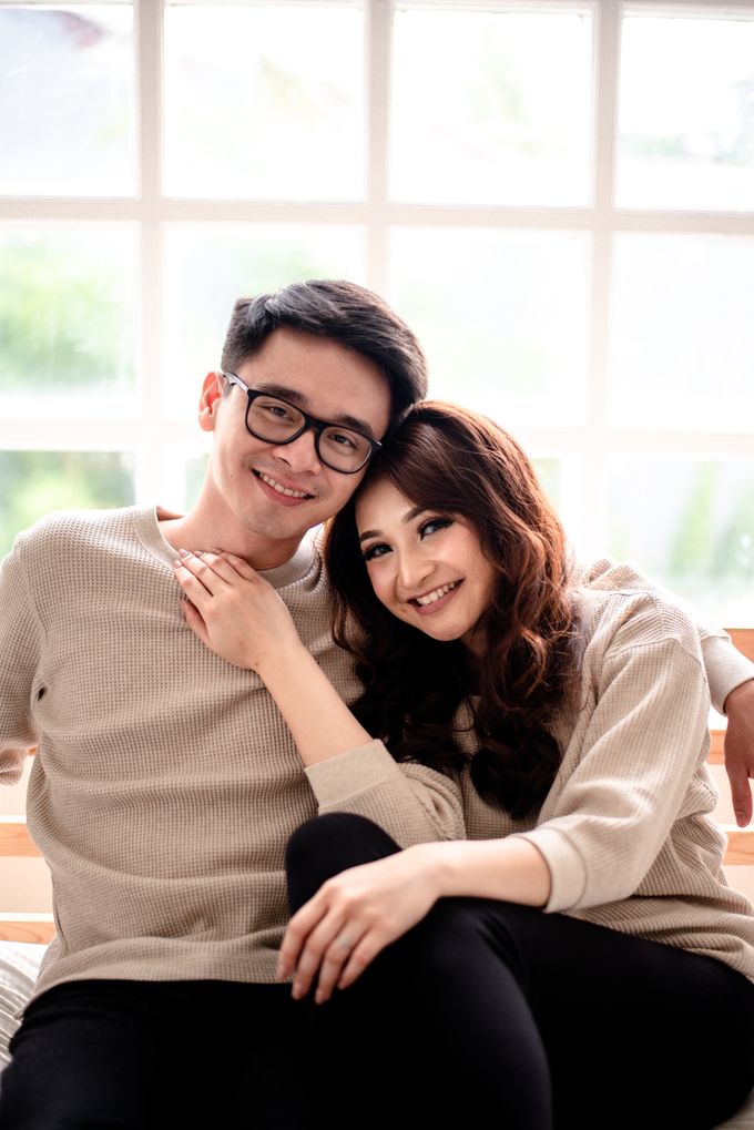 Studio Pre Wedding Devina & Denis by Bondan Photoworks - 008 Studio Pre Wedding Devina & Denis by Bondan Photoworks - 008