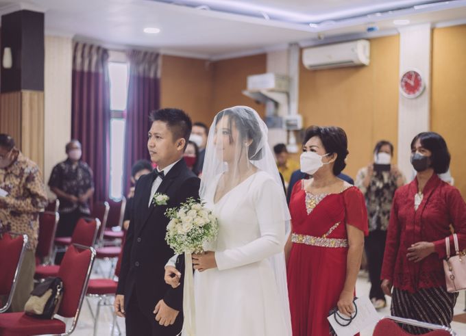 Intimate Wedding Of Tanti & Lion by Weddingscape - 036 Intimate Wedding Of Tanti & Lion by Weddingscape - 036