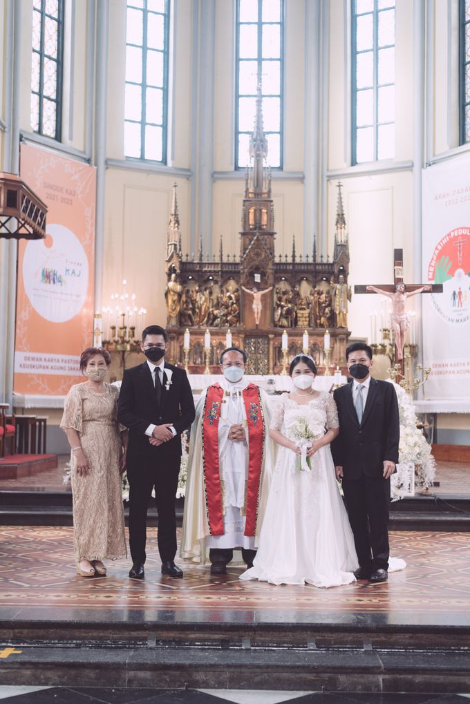 Intimate Wedding of Jennifer & Aufar by Weddingscape - 038 Intimate Wedding of Jennifer & Aufar by Weddingscape - 038