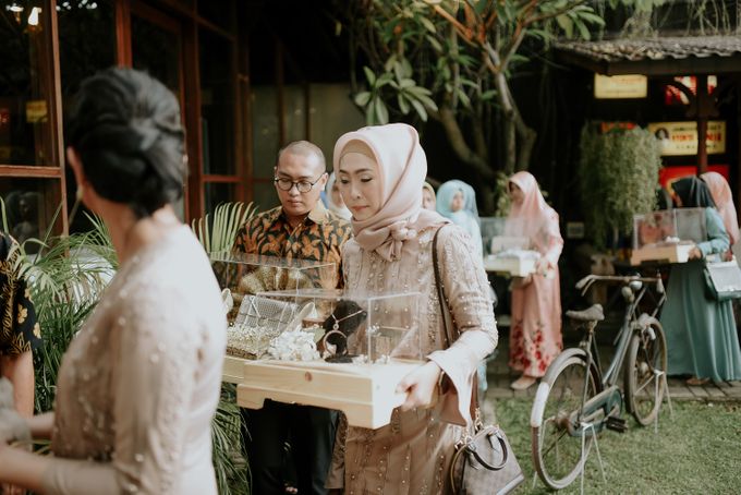 dhita & harsen's engagement by akar photography - 004 dhita & harsen's engagement by akar photography - 004