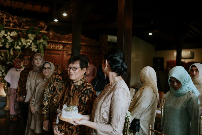 dhita & harsen's engagement by akar photography - 007 dhita & harsen's engagement by akar photography - 007