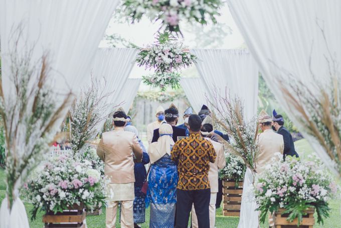 Intimate Wedding Marlin & Damar by Weddingscape - 028 Intimate Wedding Marlin & Damar by Weddingscape - 028