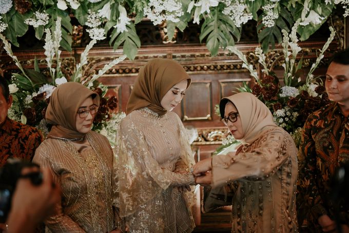 dhita & harsen's engagement by akar photography - 021 dhita & harsen's engagement by akar photography - 021