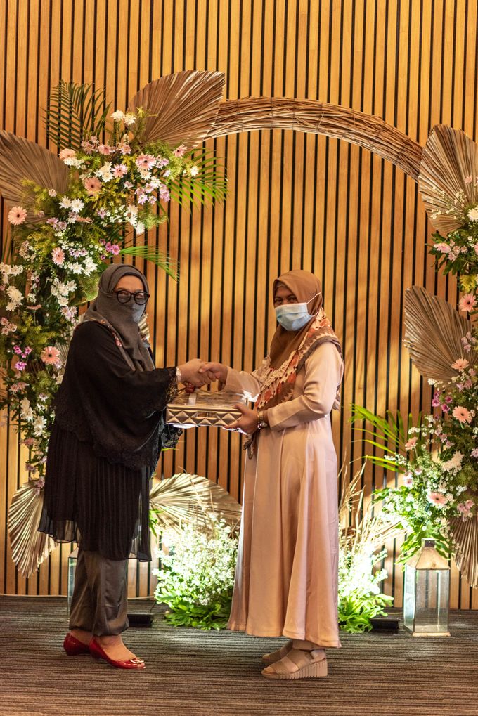 Engagement Annisa & Hedityo by Weddingscape - 019 Engagement Annisa & Hedityo by Weddingscape - 019
