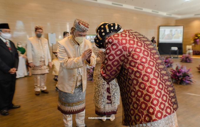 Glasshouse Ritz-Carlton | Al & Adith by diskodiwedding - 008 Glasshouse Ritz-Carlton | Al & Adith by diskodiwedding - 008