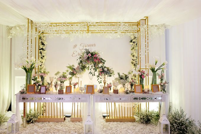 The Wedding of Eric & Cindy - Ritz Carlton Kuningan Ballroom by The Ritz-Carlton Jakarta, Mega Kuningan - 002 The Wedding of Eric & Cindy - Ritz Carlton Kuningan Ballroom by The Ritz-Carlton Jakarta, Mega Kuningan - 002