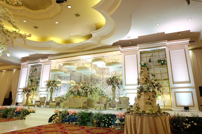 The Wedding of Eric & Cindy - Ritz Carlton Kuningan Ballroom by The Ritz-Carlton Jakarta, Mega Kuningan - 005 The Wedding of Eric & Cindy - Ritz Carlton Kuningan Ballroom by The Ritz-Carlton Jakarta, Mega Kuningan - 005