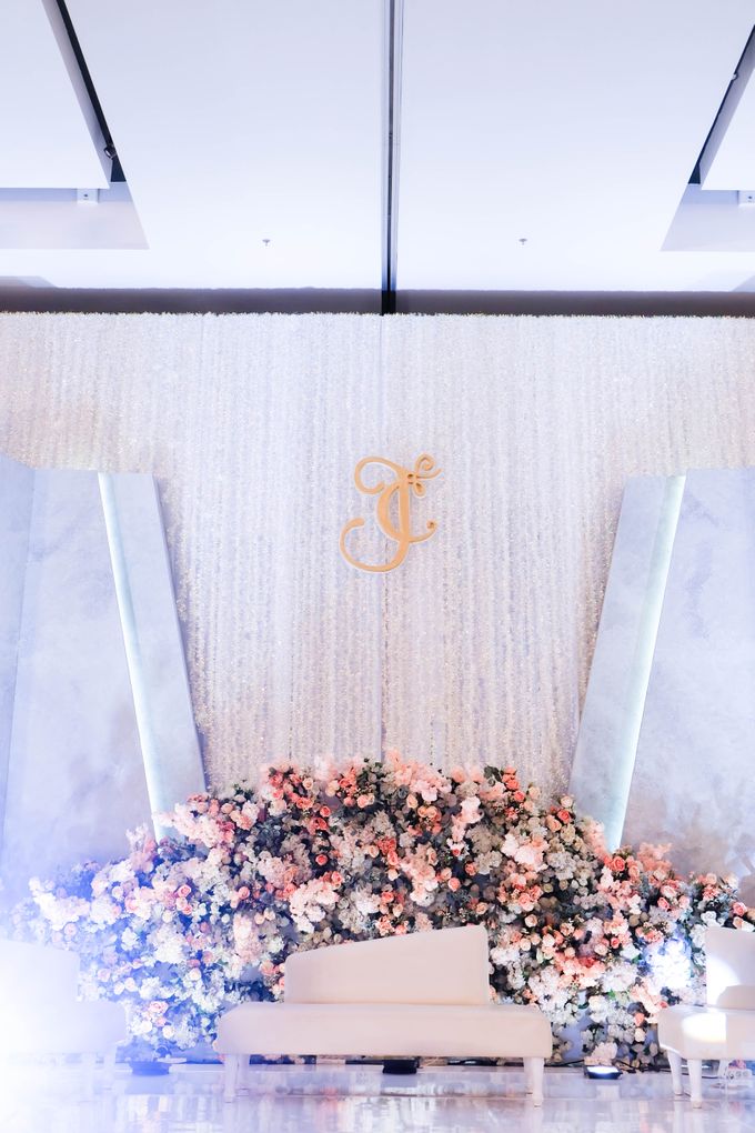 Johny & Cindy Wedding Decoration at Pullman Grand Ballroom, Bandung by Valentine Wedding Decoration - 007 Johny & Cindy Wedding Decoration at Pullman Grand Ballroom, Bandung by Valentine Wedding Decoration - 007