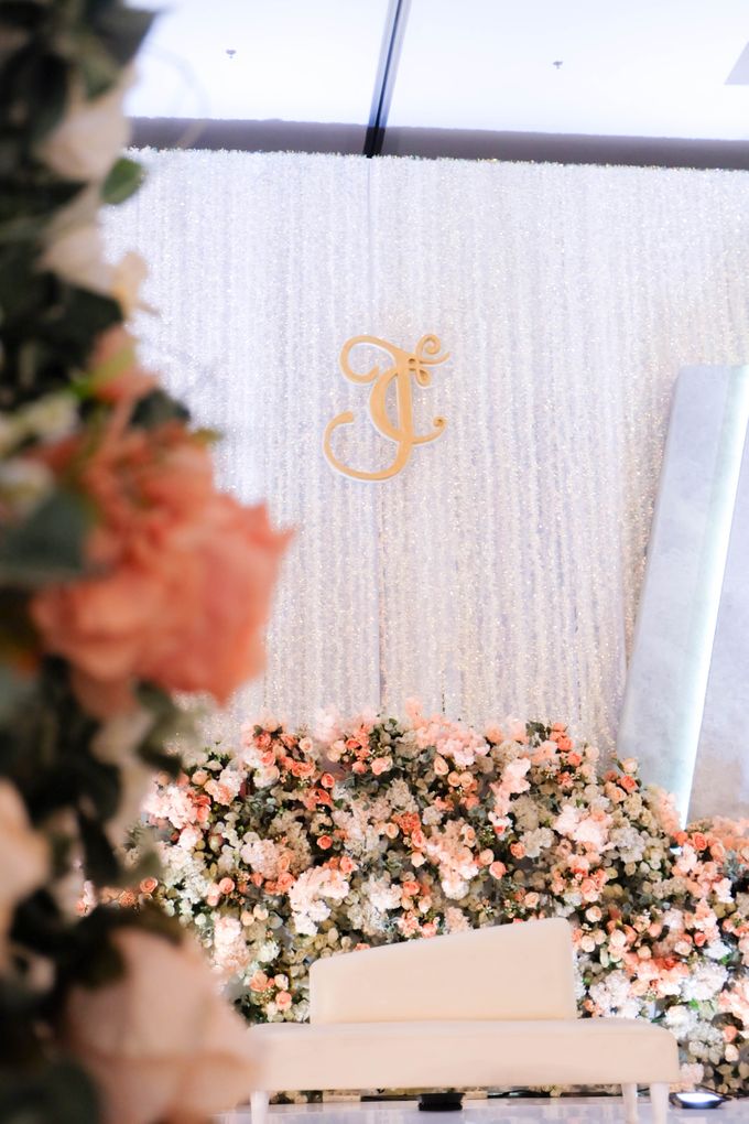 Johny & Cindy Wedding Decoration at Pullman Grand Ballroom, Bandung by Valentine Wedding Decoration - 013 Johny & Cindy Wedding Decoration at Pullman Grand Ballroom, Bandung by Valentine Wedding Decoration - 013