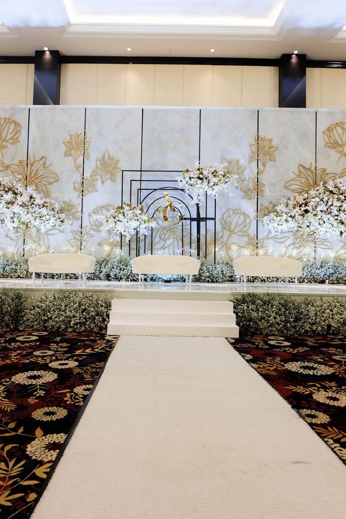 Annur & Geraldy Wedding Decoration at Trans Convention Center by Valentine Wedding Decoration - 018 Annur & Geraldy Wedding Decoration at Trans Convention Center by Valentine Wedding Decoration - 018