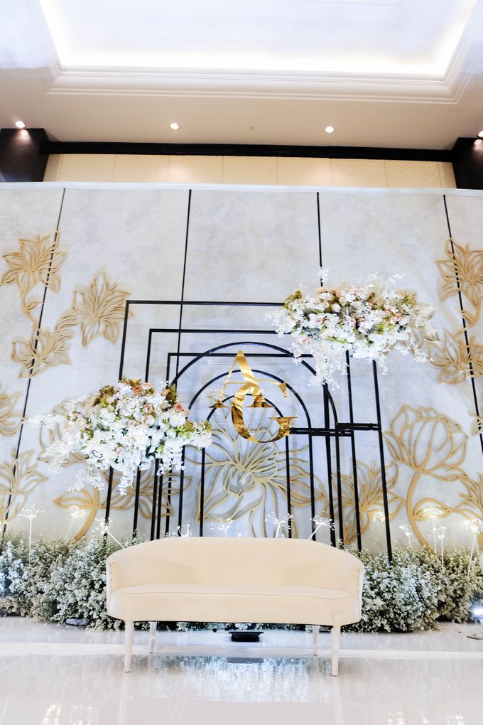 Annur & Geraldy Wedding Decoration at Trans Convention Center by Ayung Berinda - 009 Annur & Geraldy Wedding Decoration at Trans Convention Center by Ayung Berinda - 009