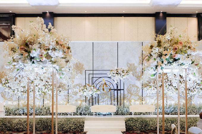 Annur & Geraldy Wedding Decoration at Trans Convention Center by Ayung Berinda - 023 Annur & Geraldy Wedding Decoration at Trans Convention Center by Ayung Berinda - 023