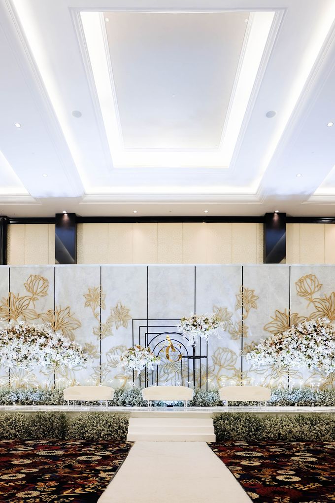 Annur & Geraldy Wedding Decoration at Trans Convention Center by Ayung Berinda - 024