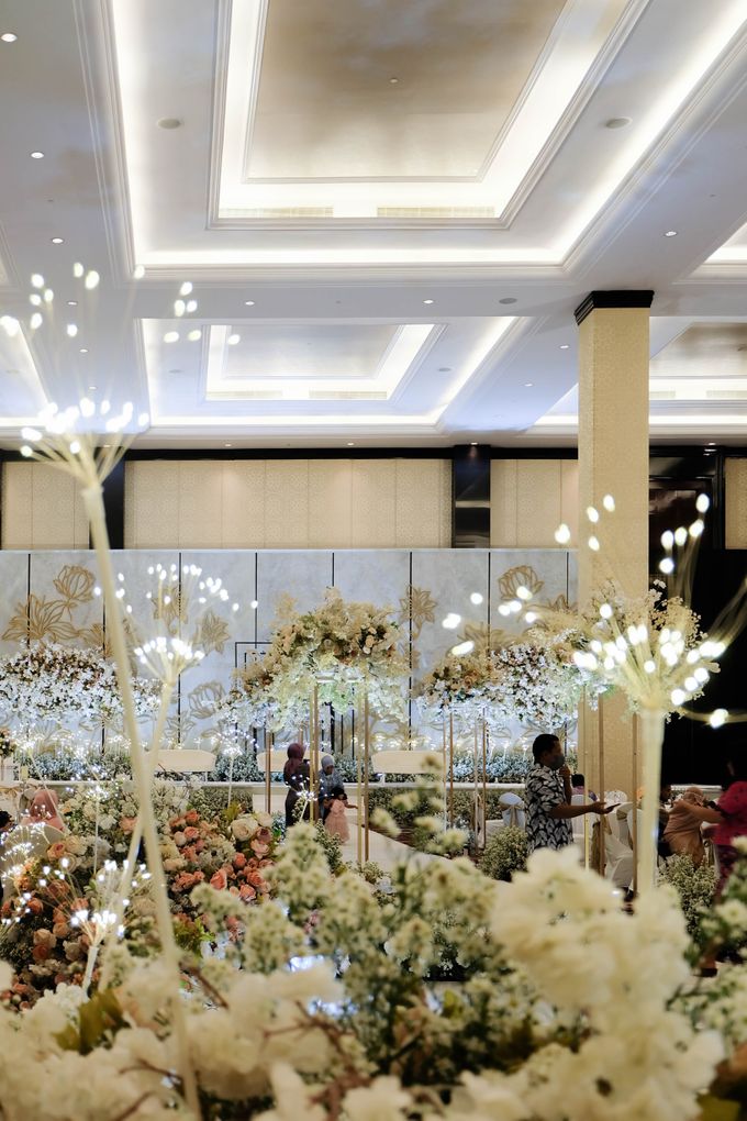 Annur & Geraldy Wedding Decoration at Trans Convention Center by Ayung Berinda - 041 Annur & Geraldy Wedding Decoration at Trans Convention Center by Ayung Berinda - 041