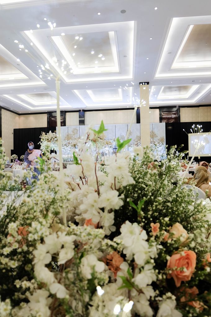 Annur & Geraldy Wedding Decoration at Trans Convention Center by Ayung Berinda - 040