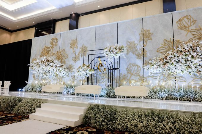 Annur & Geraldy Wedding Decoration at Trans Convention Center by Ayung Berinda - 029 Annur & Geraldy Wedding Decoration at Trans Convention Center by Ayung Berinda - 029