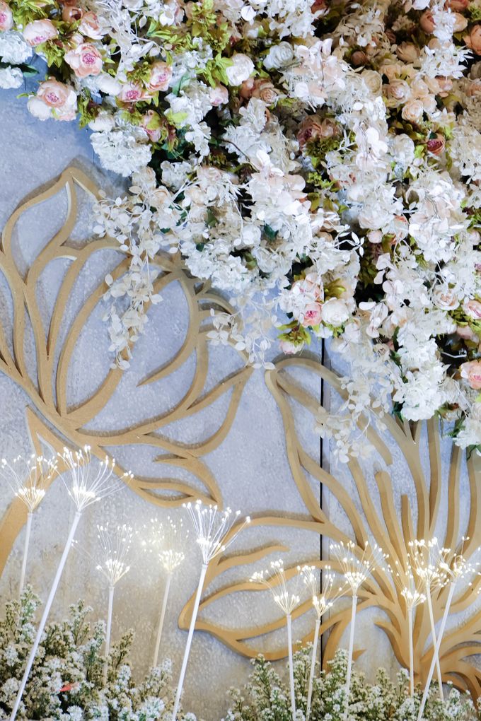 Annur & Geraldy Wedding Decoration at Trans Convention Center by Valentine Wedding Decoration - 040 Annur & Geraldy Wedding Decoration at Trans Convention Center by Valentine Wedding Decoration - 040
