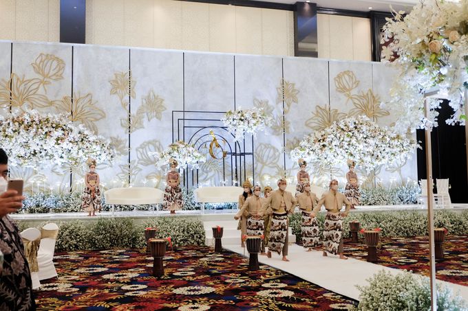 Annur & Geraldy Wedding Decoration at Trans Convention Center by Ayung Berinda - 038 Annur & Geraldy Wedding Decoration at Trans Convention Center by Ayung Berinda - 038