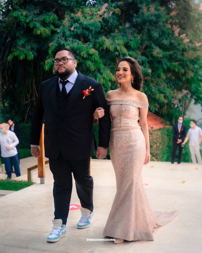 TheResidence OnFive | Tifani & Raveza by diskodiwedding - 016 TheResidence OnFive | Tifani & Raveza by diskodiwedding - 016