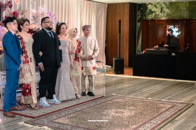 TheResidence OnFive | Tifani & Raveza by diskodiwedding - 005 TheResidence OnFive | Tifani & Raveza by diskodiwedding - 005