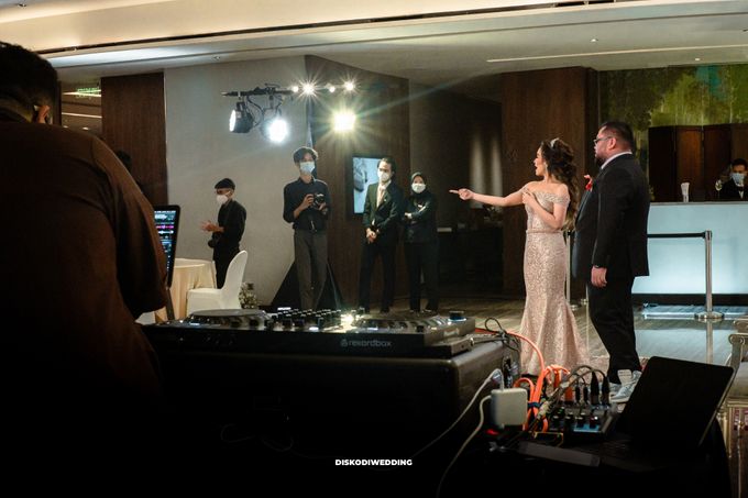 TheResidence OnFive | Tifani & Raveza by diskodiwedding - 011 TheResidence OnFive | Tifani & Raveza by diskodiwedding - 011