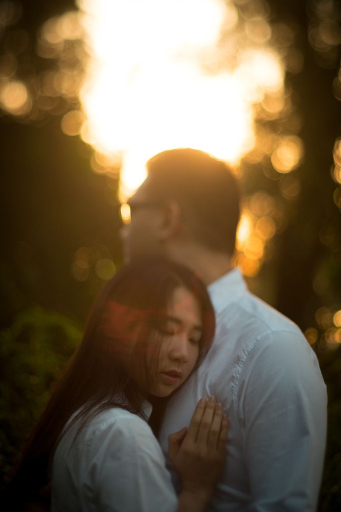 Pre Wedding Of Puput and Ferry by Saturasi Moment - 004