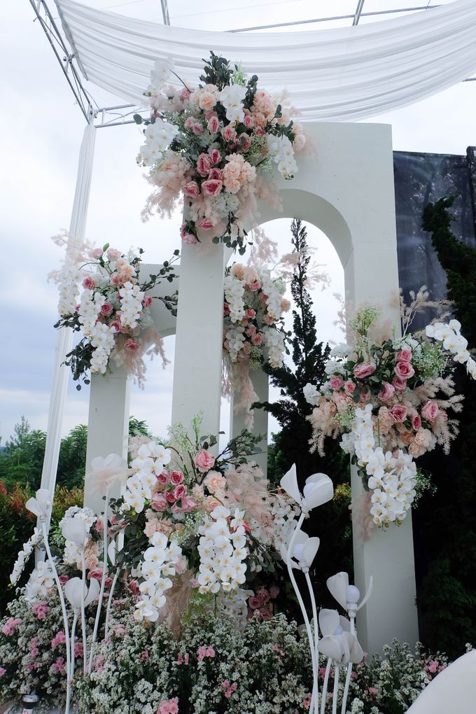 Andri & Sacha Wedding Decoration at Intercontinental Diamond by Valentine Wedding Decoration - 016