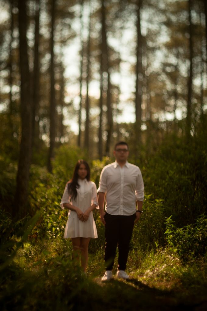 Pre Wedding Of Puput and Ferry by Saturasi Moment - 017