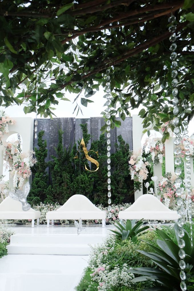 Andri & Sacha Wedding Decoration at Intercontinental Diamond by Valentine Wedding Decoration - 018 Andri & Sacha Wedding Decoration at Intercontinental Diamond by Valentine Wedding Decoration - 018