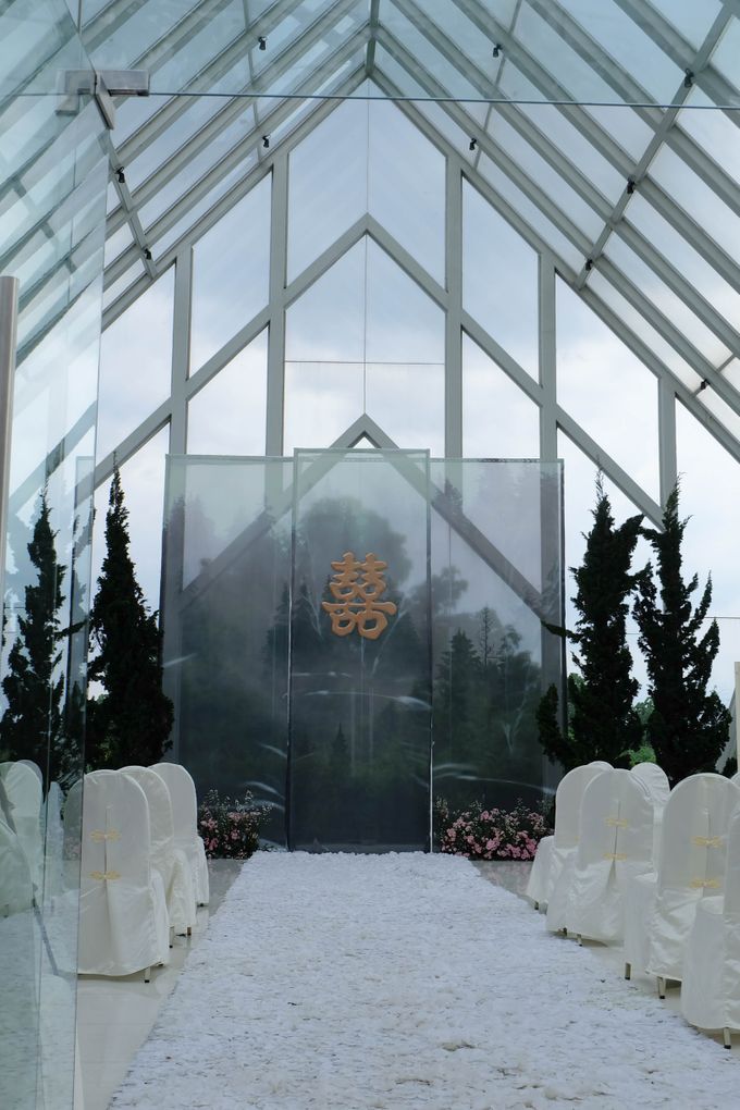 Andri & Sacha Wedding Decoration at Intercontinental Diamond by InterContinental Bandung Dago Pakar - 031