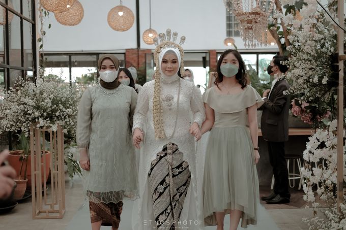 All In Wedding Package From Nastiti & Rizal by Laviena Wedding Gallery - 004 All In Wedding Package From Nastiti & Rizal by Laviena Wedding Gallery - 004