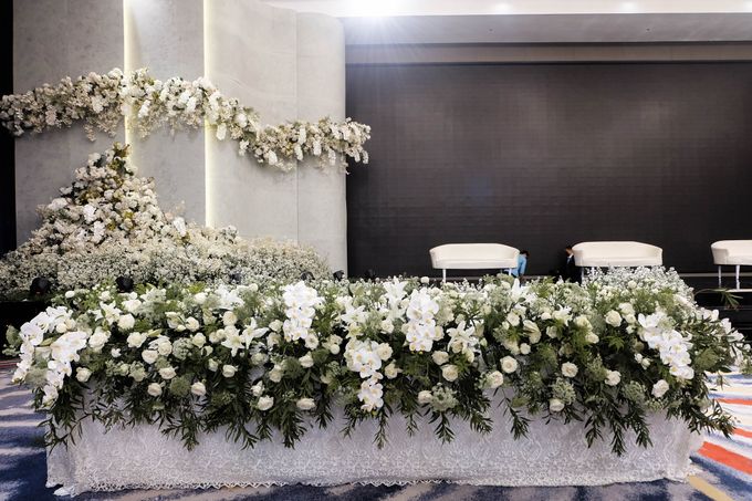 Brandon & Devina Wedding Decoration at Pullman by Valentine Wedding Decoration - 026 Brandon & Devina Wedding Decoration at Pullman by Valentine Wedding Decoration - 026