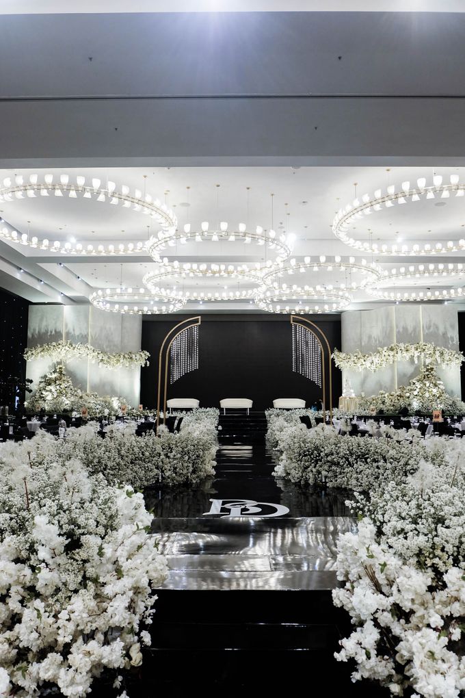 Brandon & Devina Wedding Decoration at Pullman by Laviola Makeup Artist - 030 Brandon & Devina Wedding Decoration at Pullman by Laviola Makeup Artist - 030