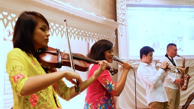 Lantun Orchestra Wedding Music Entertainment at Manggala Wanabakti Jakarta by Chaka Music - 001