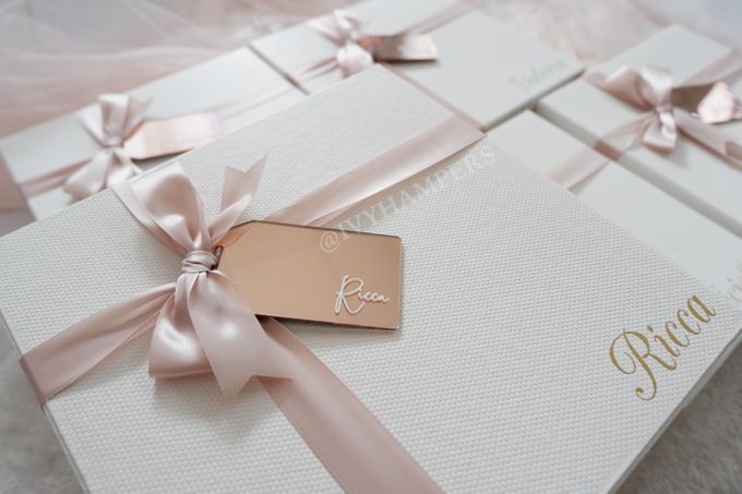 Kak Arif & Yuliana Bestman & Bridesmaid Box by ivyhampers - 001