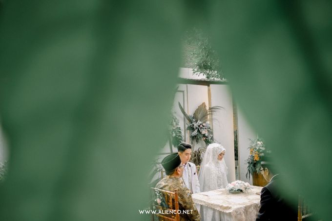 The Wedding Of Melly & Wisnu by alienco photography - 007