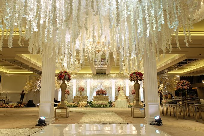 The Wedding of Aditya Riana - Ayana Midplaza Jakarta by The Swan Decoration - 013