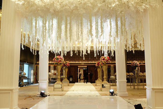 The Wedding of Aditya Riana - Ayana Midplaza Jakarta by The Swan Decoration - 019 The Wedding of Aditya Riana - Ayana Midplaza Jakarta by The Swan Decoration - 019